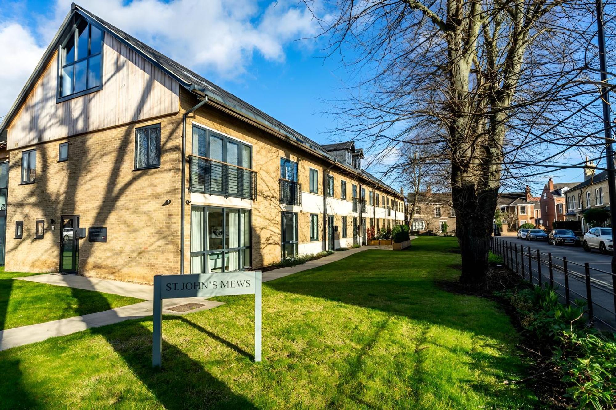 Modern Apartment In Central Quiet York With Free Parking - Contemporary New Building Exterior photo